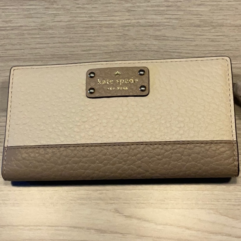Kate Spade New York Bay Street Stacy Large Slim Billfold Wallet - Putty NWT